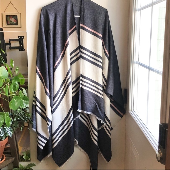 Poncho Wrap Scarf in blue and white - Picture 2 of 13